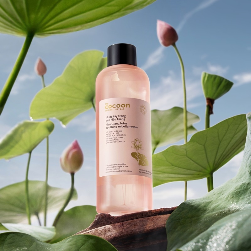 nuoc tay trang sen Hau Giang cocoon 500ml