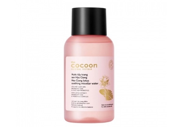 Nước tẩy trang sen Hậu Giang Cocoon 140ml thuần chay